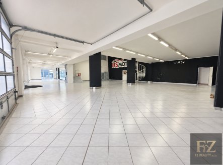 Pronájem obchodní prostory, 996 m²
