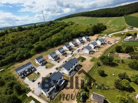 dji_fly_20250524_134746_0050_1748080566804_photo | Rodinné domy Milonice