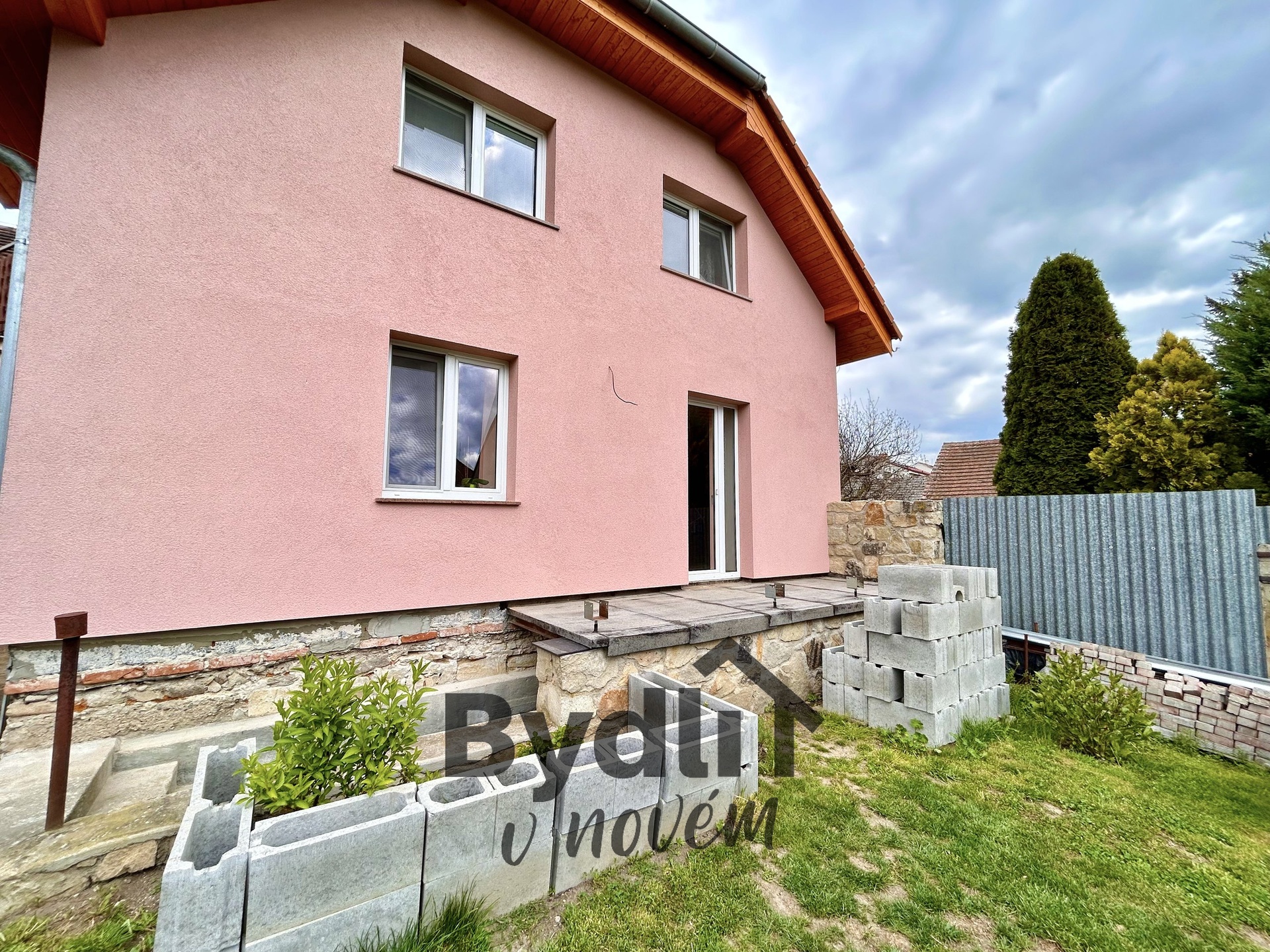 32876B1C-F2A5-4F62-ABC7-E8FE64466A98_1_201_a
