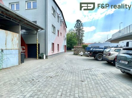 Pronájem komerčního objektu, obchodní centrum, 312 m²