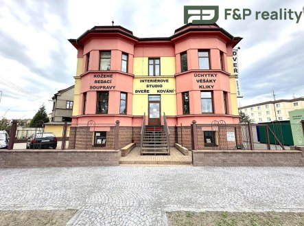 Pronájem komerčního objektu, obchodní centrum, 121 m²