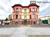 Pronájem komerčního objektu, obchodní centrum, 121 m²