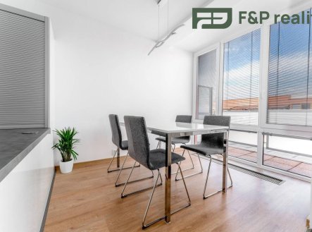 Pronájem bytu, 4+kk, 96 m²