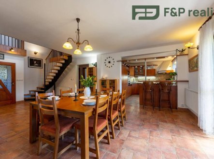 Pronájem domu/vily, 320 m²