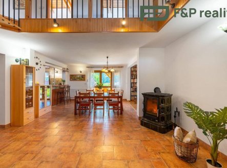 Pronájem domu/vily, 320 m²