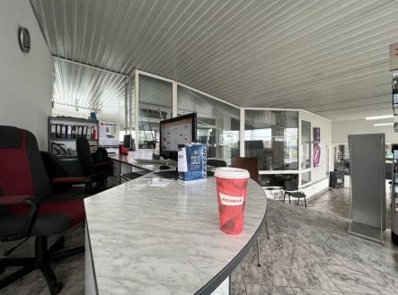 Prodej komerčního objektu, jiný, 700 m²