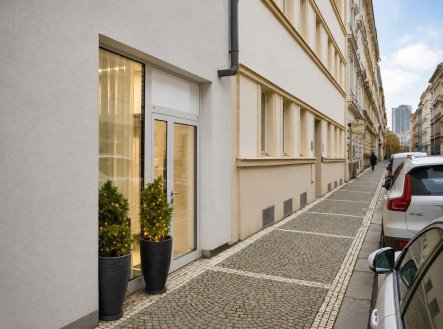 Pronájem obchodní prostory, 73 m²