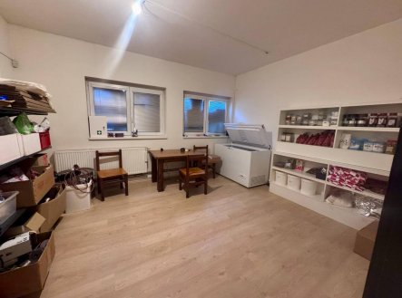 Pronájem výrobní prostory, 150 m²