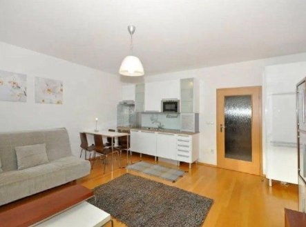Pronájem bytu, 1+kk, 38 m²