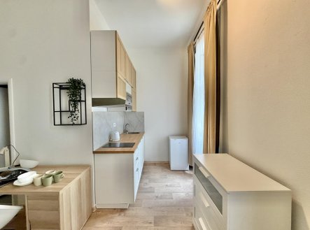 Pronájem bytu, 1+kk, 35 m²