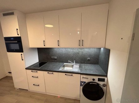 Pronájem bytu, 1+kk, 30 m²