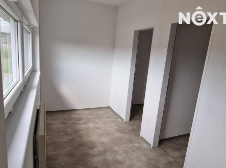 Pronájem komerčního objektu, sklad, 942 m²
