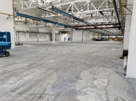 Pronájem výrobní prostory, 930 m²