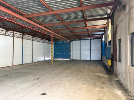 Pronájem skladu, 720 m²