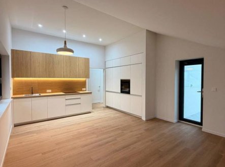 Pronájem bytu, 3+kk, 80 m²