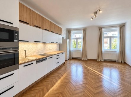 Pronájem bytu, 2+kk, 80 m²