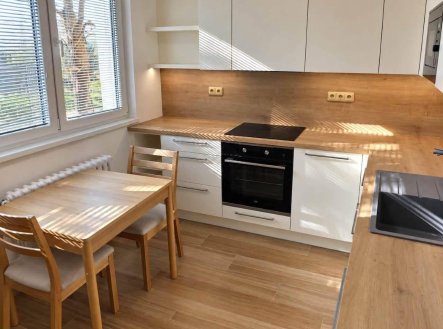 Pronájem bytu, 2+1, 77 m²
