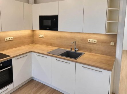 Pronájem bytu, 2+1, 77 m²