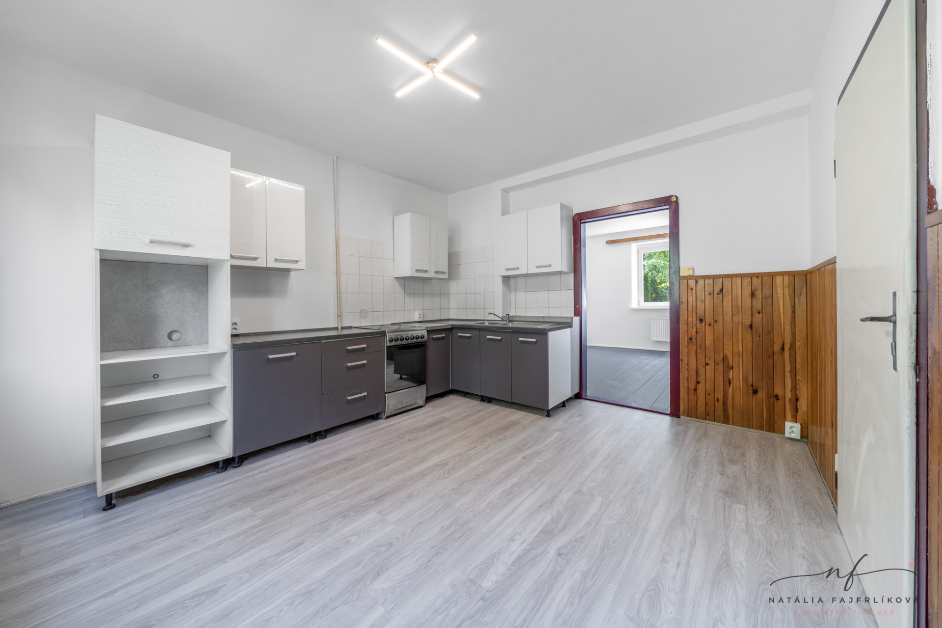 Řadový dům se 3 bytovými jednotkami, garáží a pozemkem 431 m² – Aš, Kvapilova