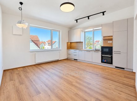 Pronájem bytu, 2+kk, 64 m²