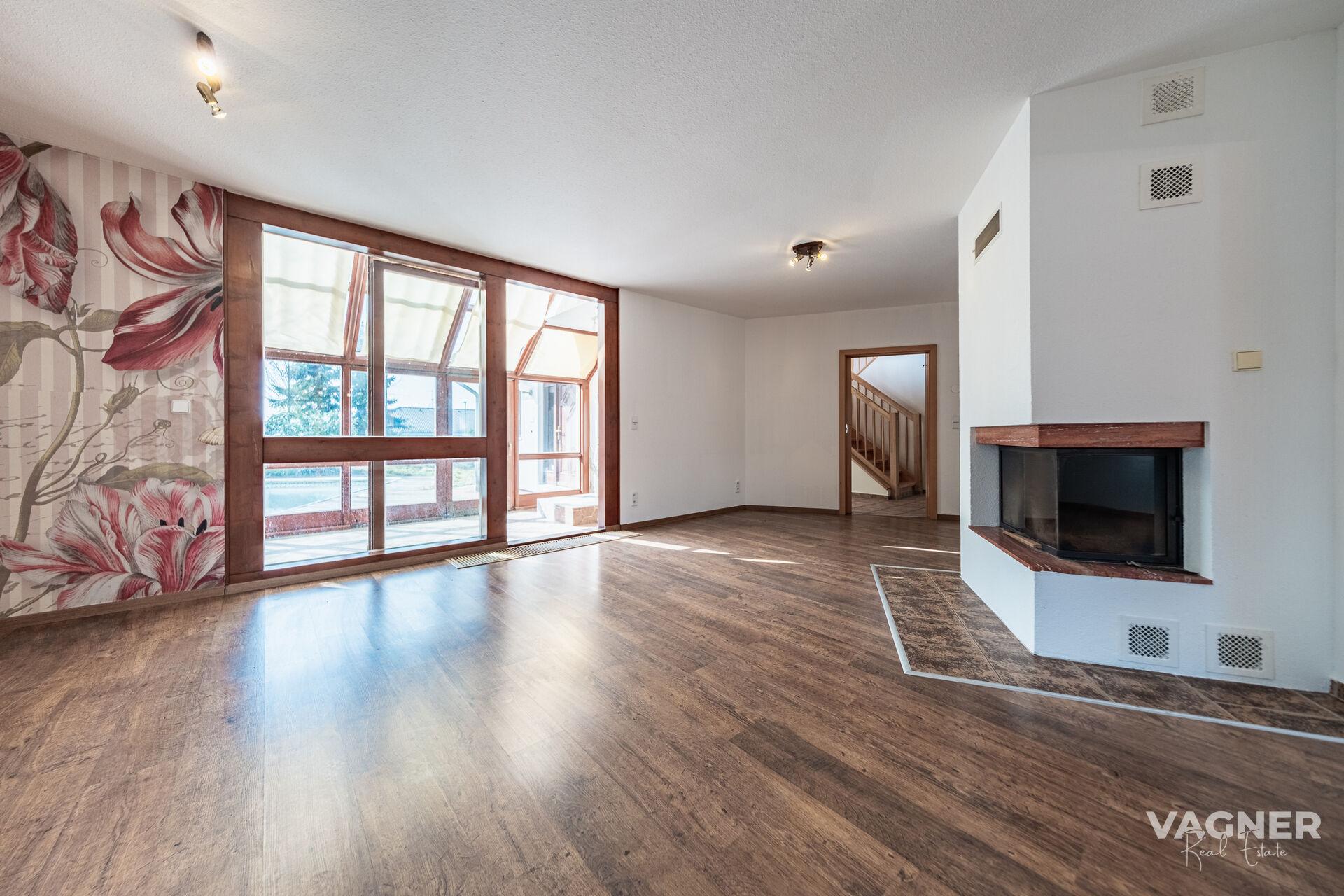 Prodej jedinečné rodinné vily - Bradlec u Mladé Boleslavi, ulice Na Výšině, 960 m² pozemek
