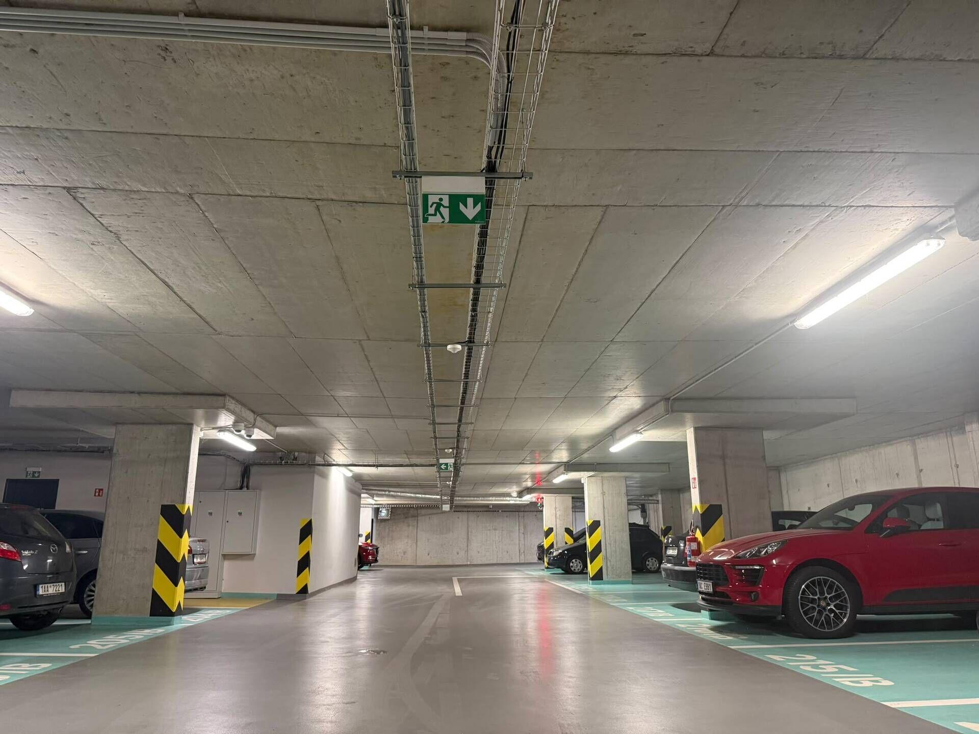 Prodej garážového stání, 20m², novostavba v ulici U Elektry, Praha 9