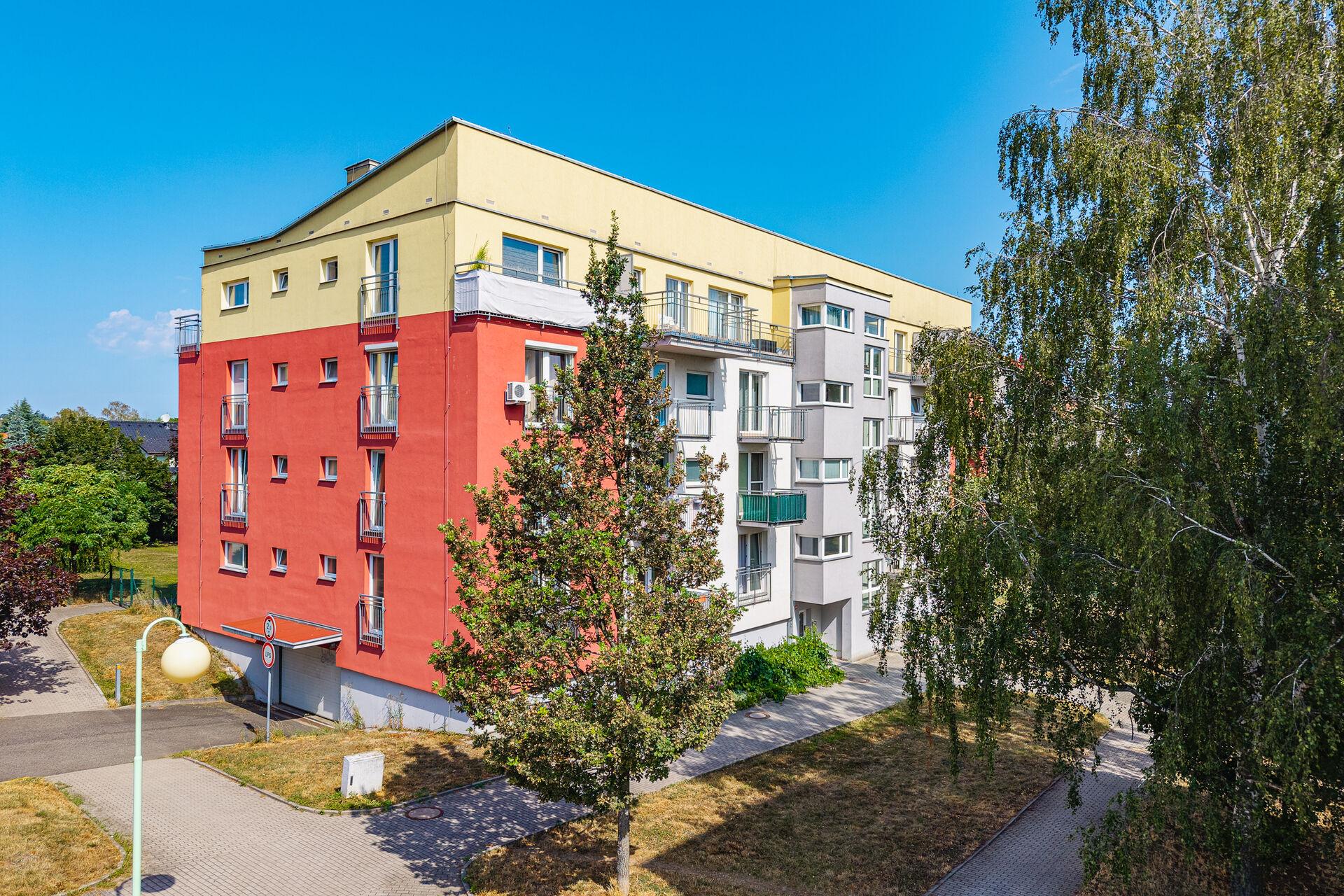 Prodej bytu 1+KK s terasou, garáží a sklepem, Svojsíkova ulice, Mladá Boleslav