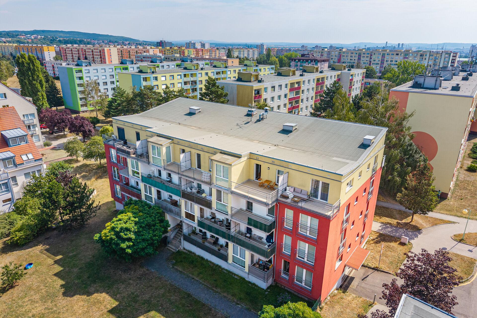 Prodej bytu 1+KK s terasou, garáží a sklepem, Svojsíkova ulice, Mladá Boleslav