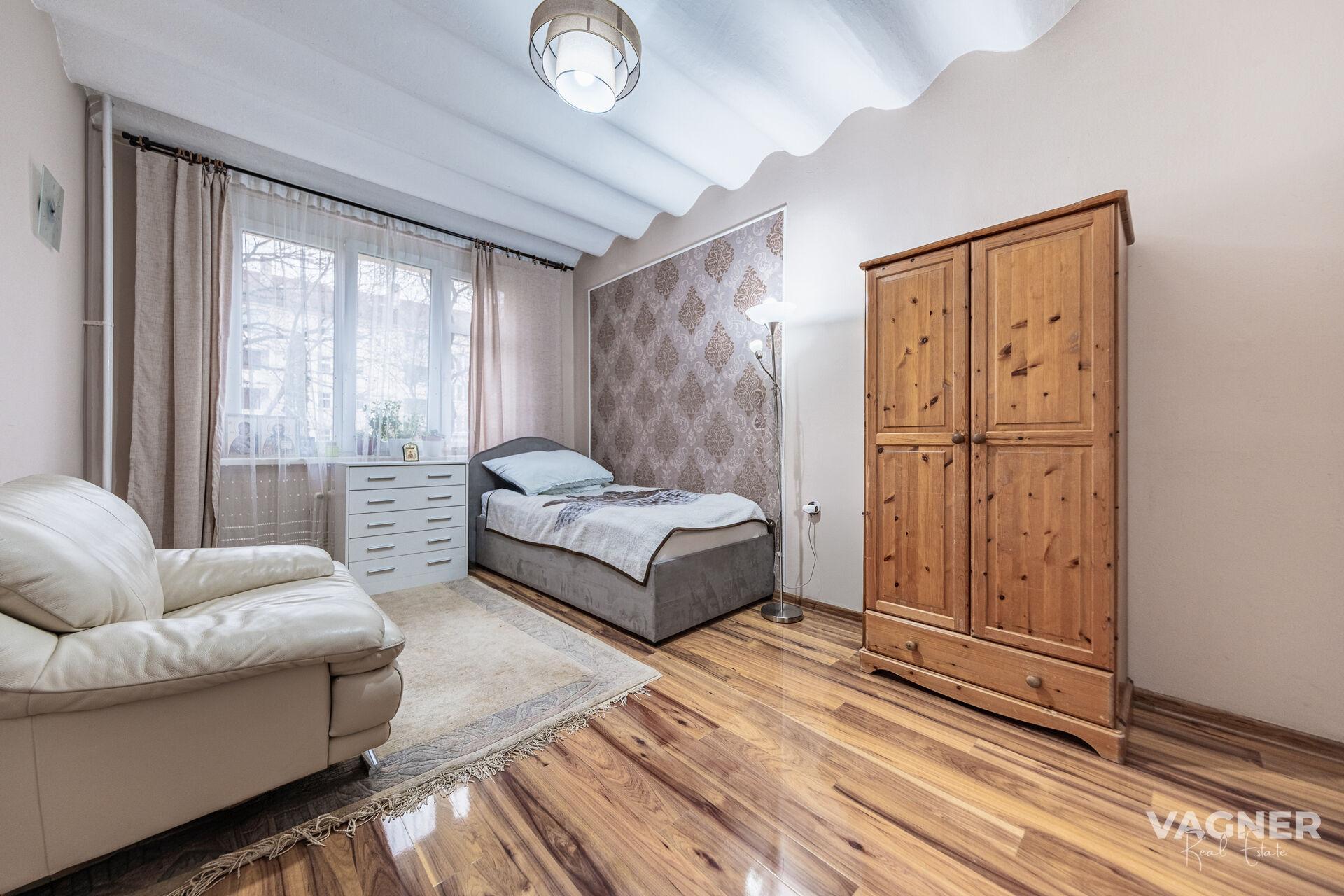 Prodej bytu 3+1 93 m², s terasou 7 m², komorou a sklepem, Praha 10 - Strašnice