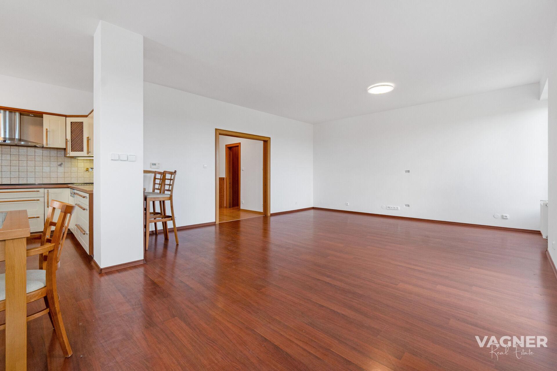 Pronájem bytu 3+kk, 96 m², se dvěma terasami 31 m², ulice Novostrašnická, Praha 10