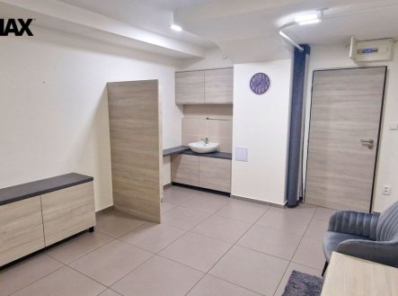 Pronájem obchodní prostory, 16 m²