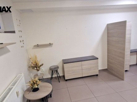 Pronájem obchodní prostory, 16 m²