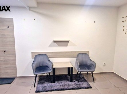 Pronájem obchodní prostory, 16 m²