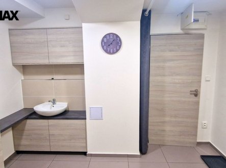 Pronájem obchodní prostory, 16 m²