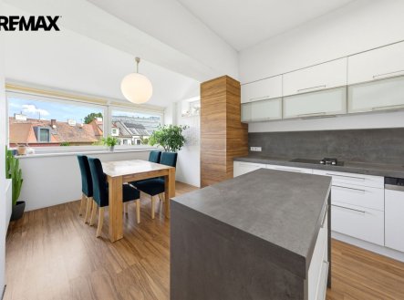Prodej bytu, 3+1, 181 m²