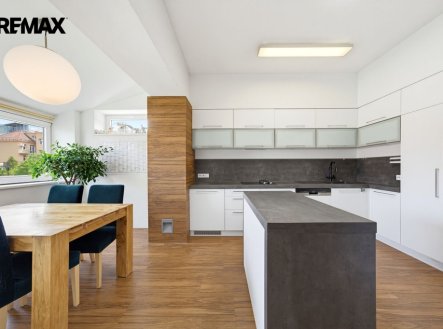 Prodej bytu, 3+1, 181 m²