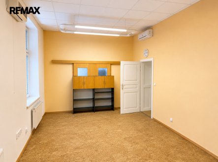 Pronájem kanceláře, 33 m²