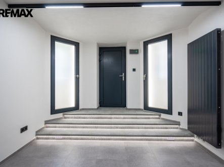 Prodej obchodní prostory, 87 m²
