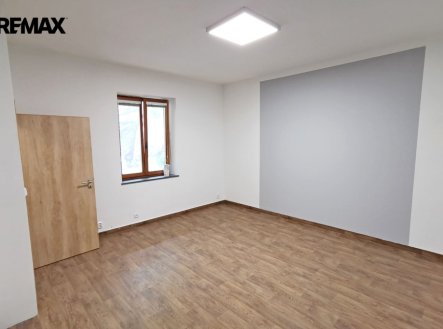 Pronájem bytu, 1+kk, 30 m²