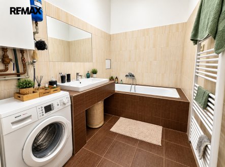 Pronájem bytu, 3+kk, 82 m²