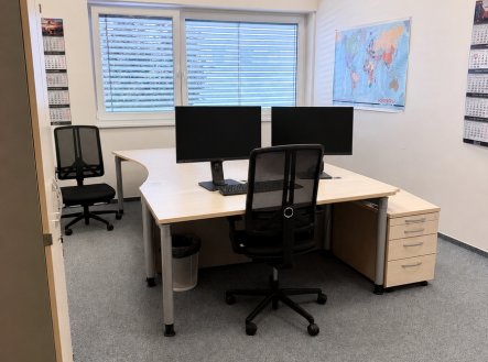 Pronájem kanceláře, 229 m²
