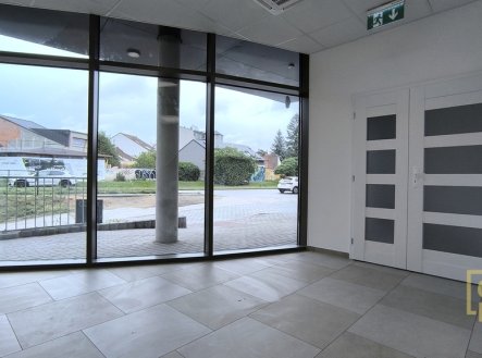 Pronájem obchodní prostory, 84 m²