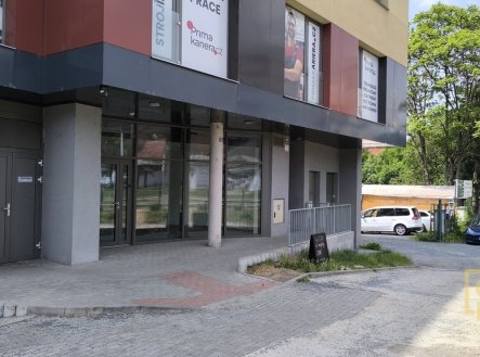 Pronájem obchodní prostory, 84 m²