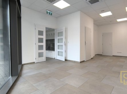 Pronájem obchodní prostory, 84 m²