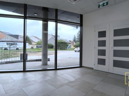 Pronájem obchodní prostory, 84 m²