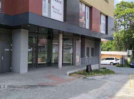 Pronájem obchodní prostory, 84 m²