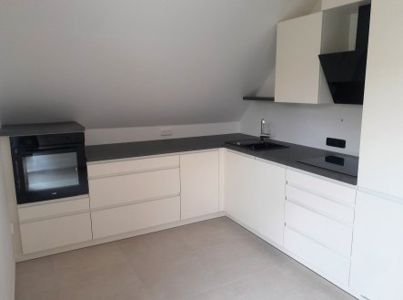 Pronájem bytu, 2+1, 83 m²