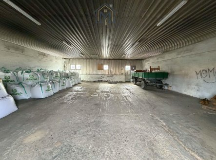 Pronájem skladu, 180 m²
