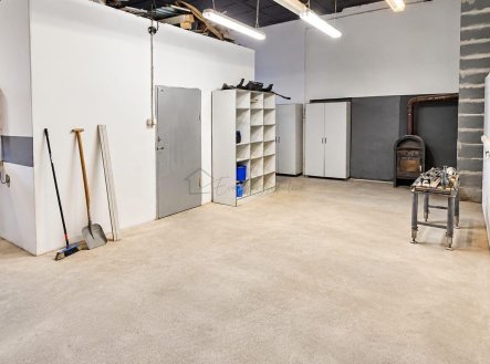 Pronájem skladu, 66 m²