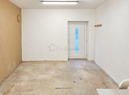 Pronájem skladu, 66 m²